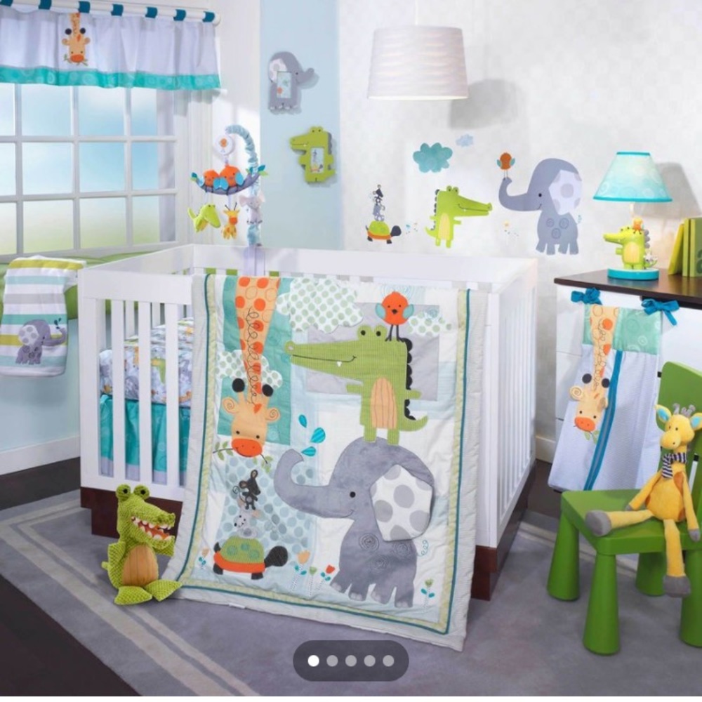 Lambs and Ivy crib bedding